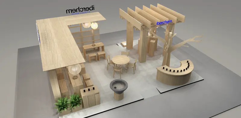 Stand de fragancias de inspiración japonesa en madera clara: cubierta volada, celosías, farolillos de papel, zona de reuniones y barra curva de catas olfativas