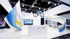Stand retroiluminado con textiles tensados para Farnel