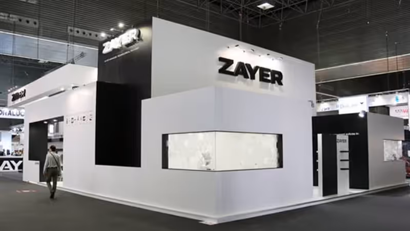 Construcción de stand corporativo con acabados limpios para Zayer en BIEMH Bilbao